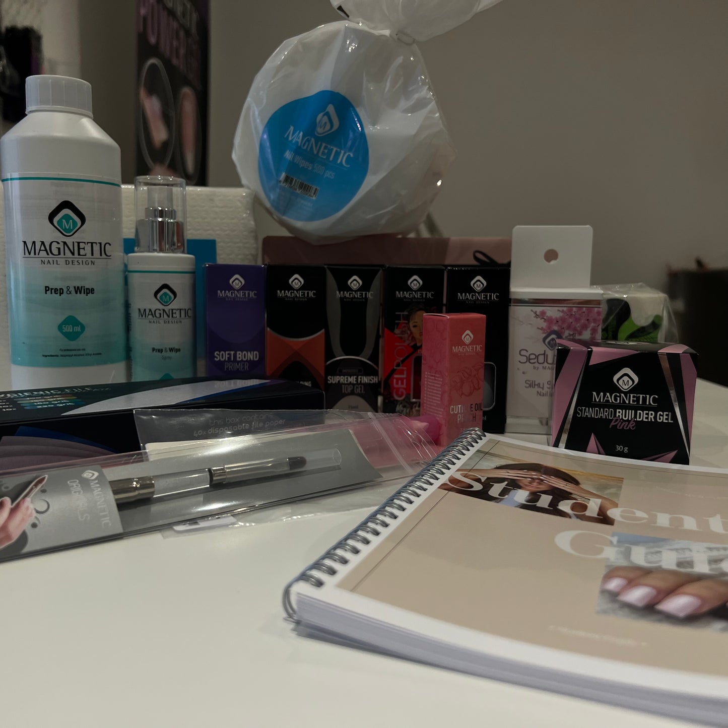 NATURAL NAILS BASICS BEGINNERS COURSE - 4 days - students kit