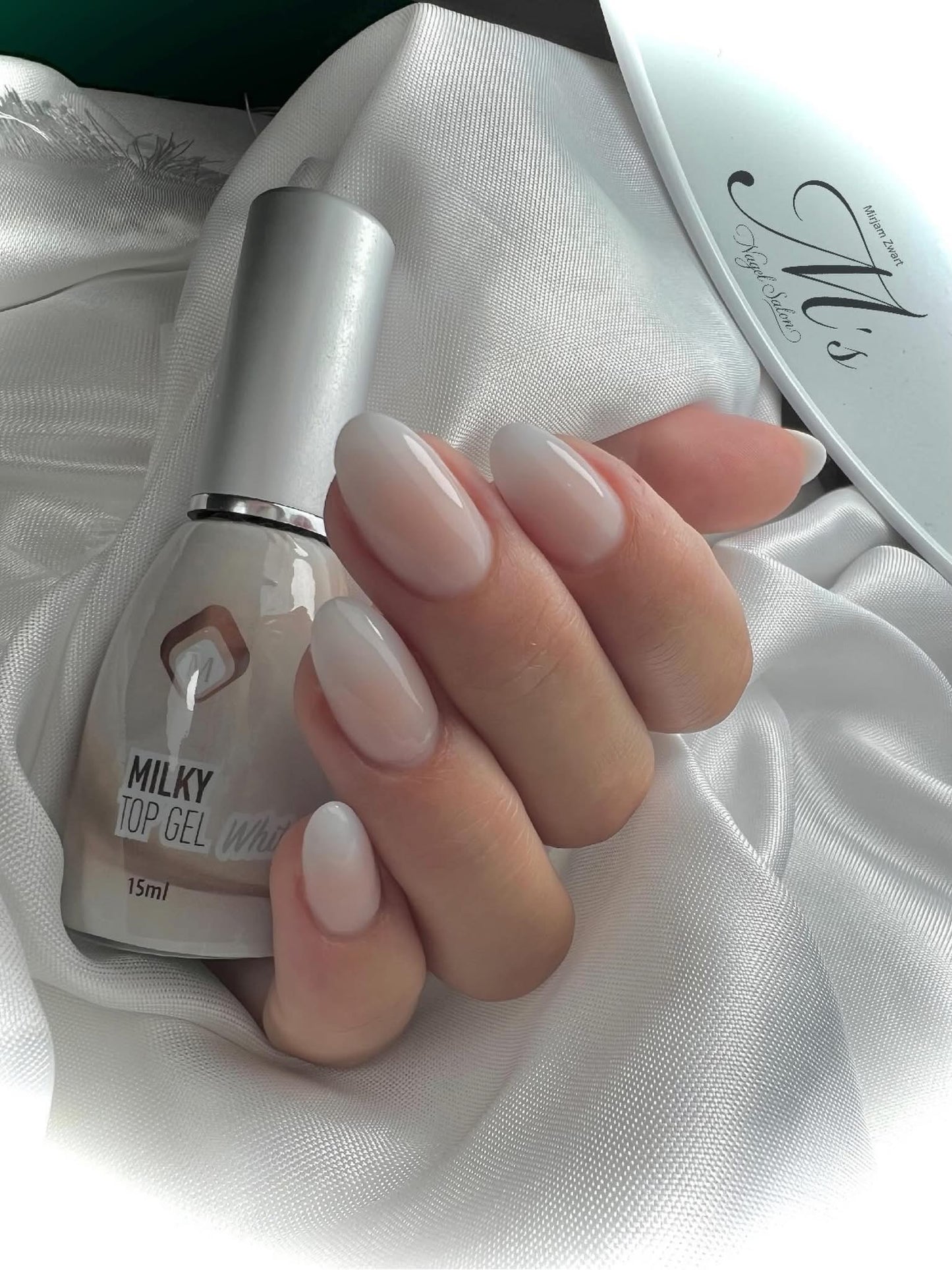 104026 Milky Top Gel White