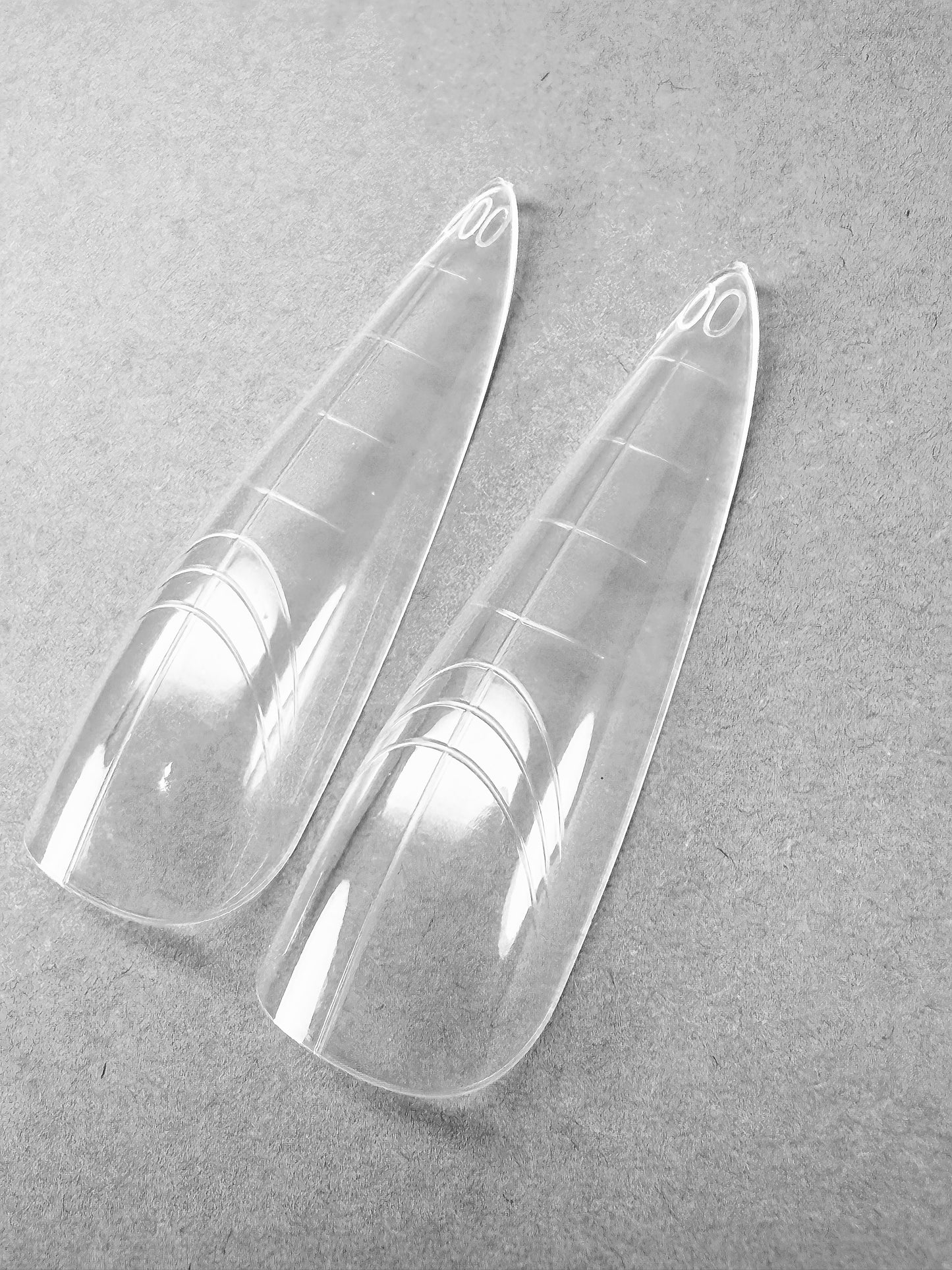 150611 Shape Its dual forms Salon Stiletto