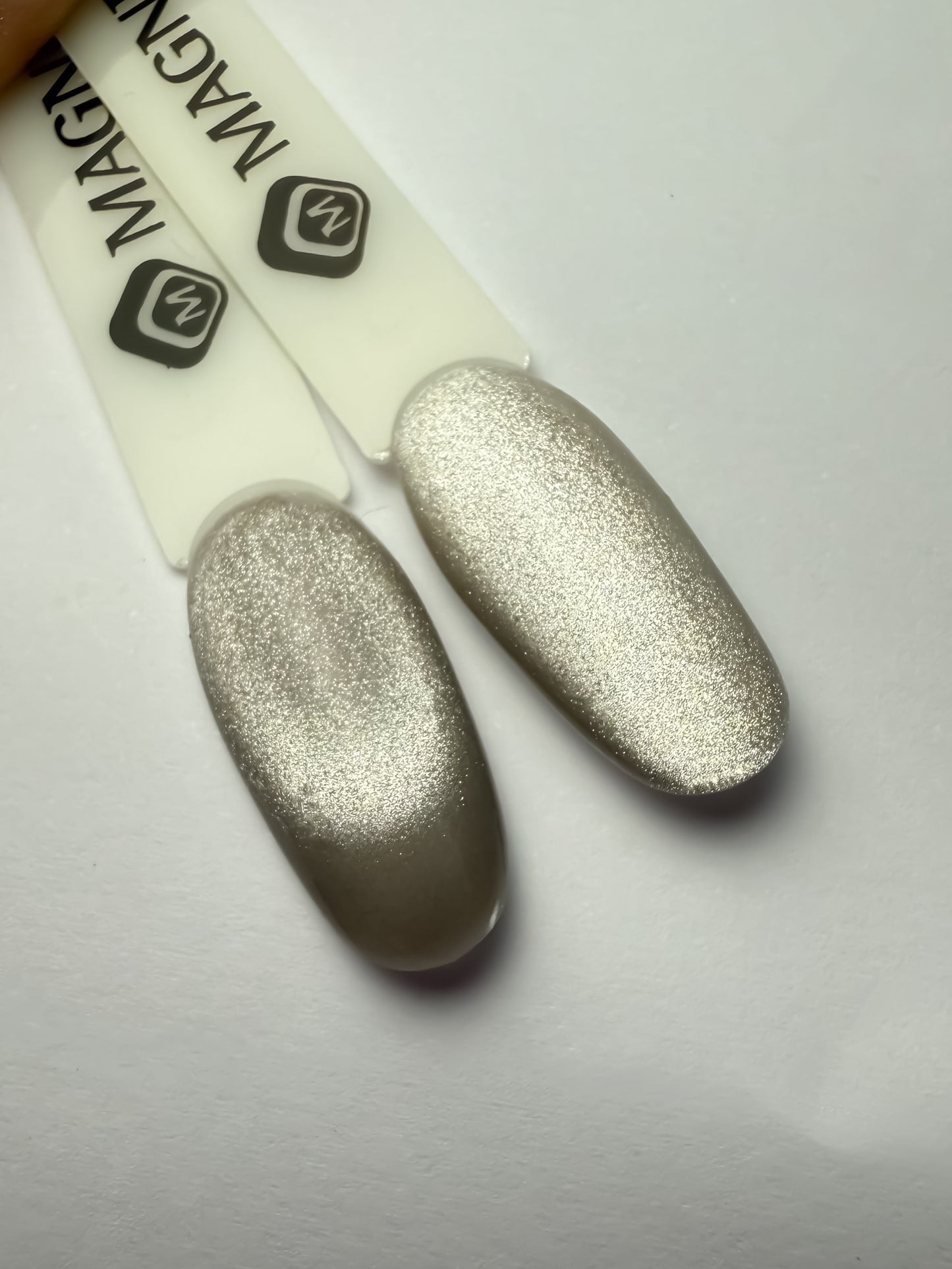 600071   Gelpolish Cat Eye 1 - 7ml