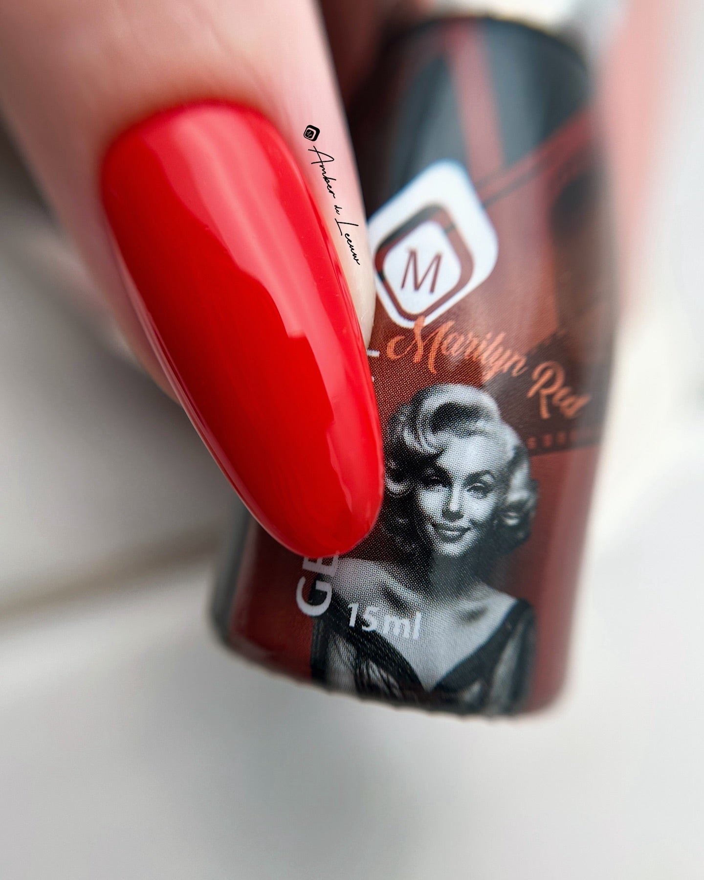 103603 Gelpolish Marilyn Red 15ml (free of TPO)