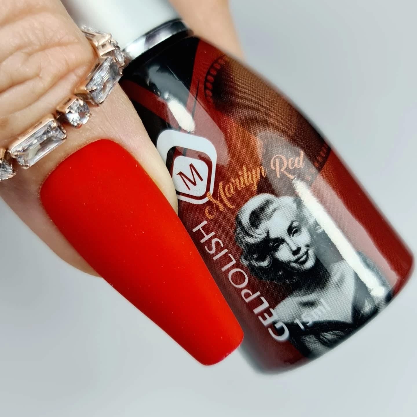 103603 Gelpolish Marilyn Red 15ml (free of TPO)