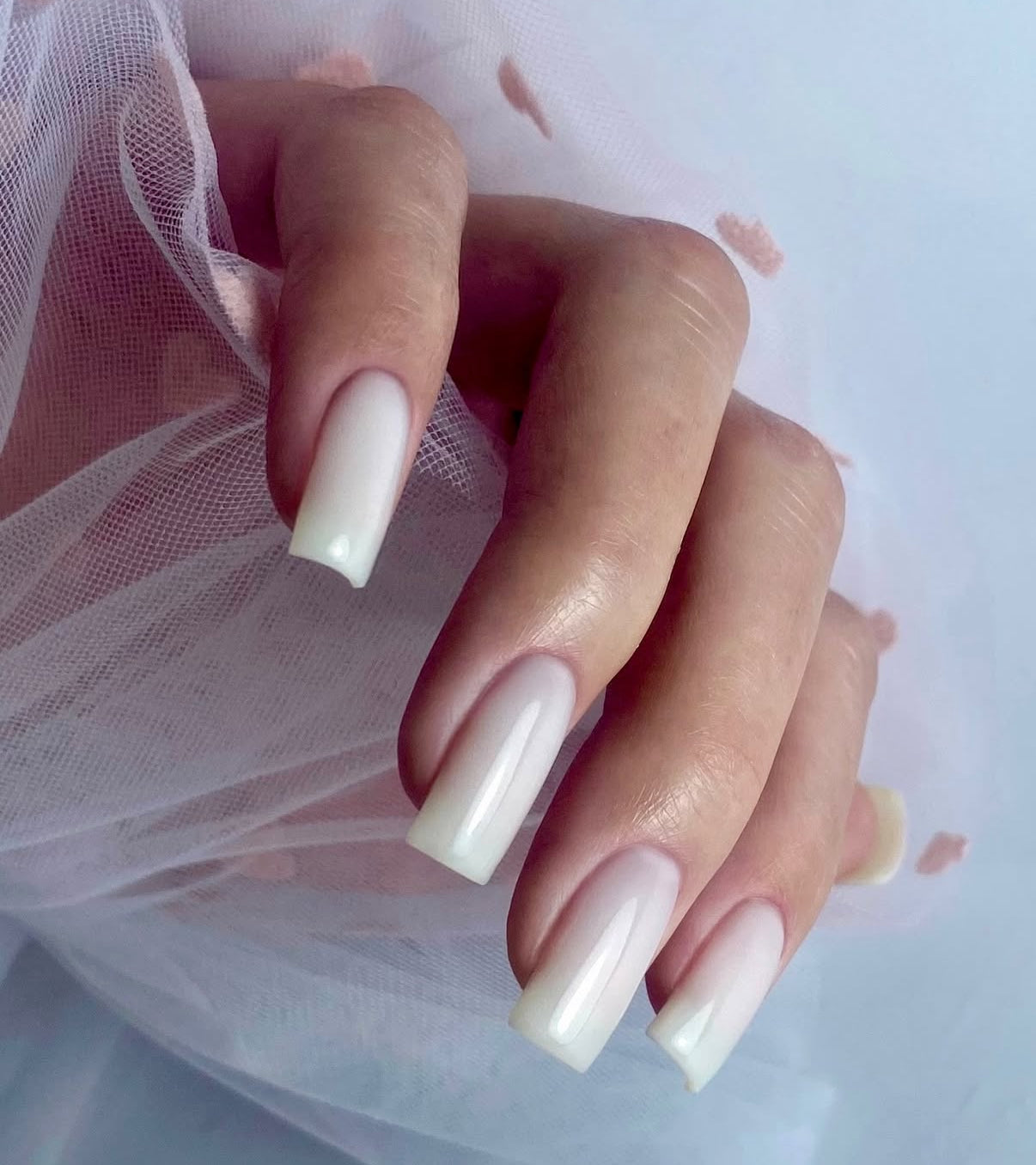 104700 Liquid Builder Gel Whisper 30g