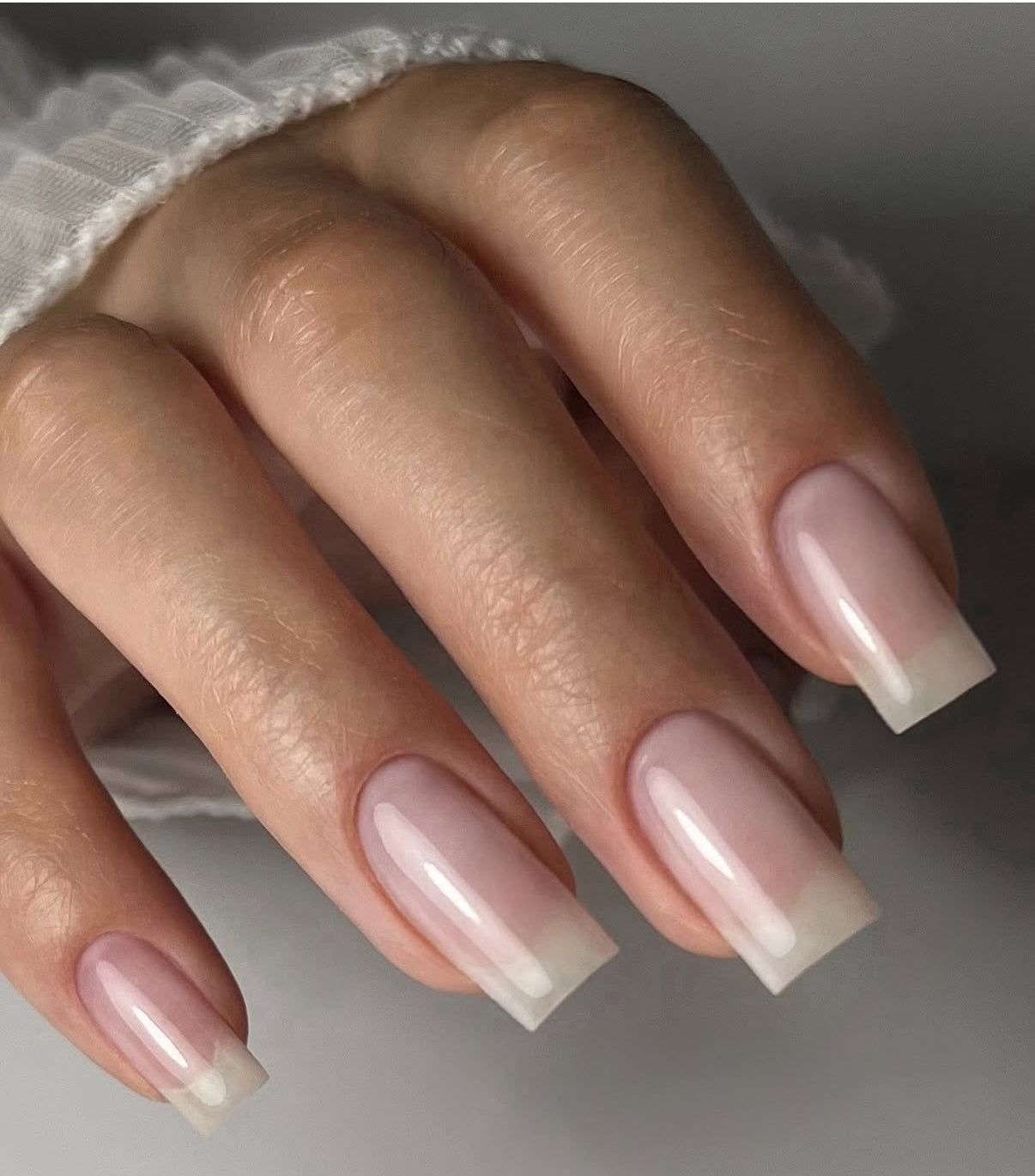 104704  Liquid Builder Gel Cashmere  30g