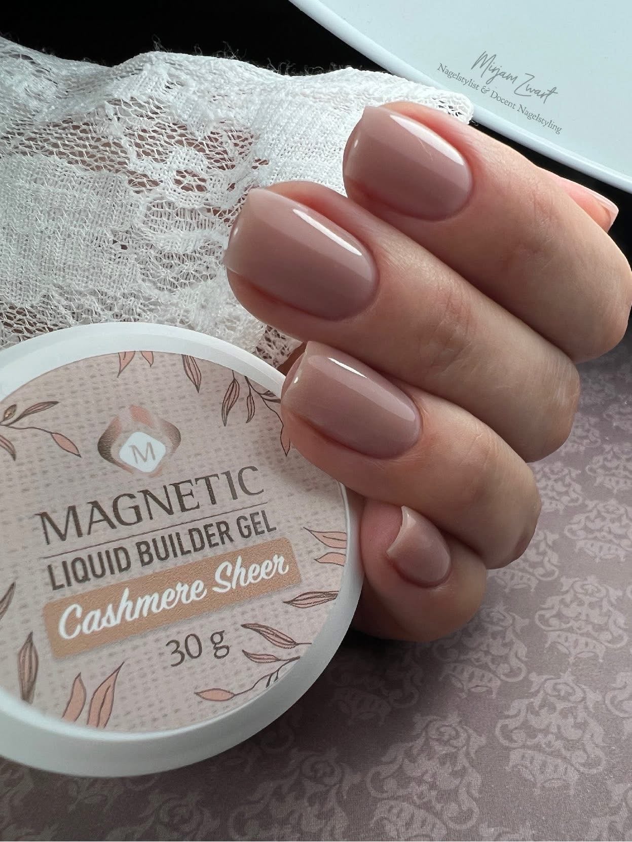 104704  Liquid Builder Gel Cashmere  30g
