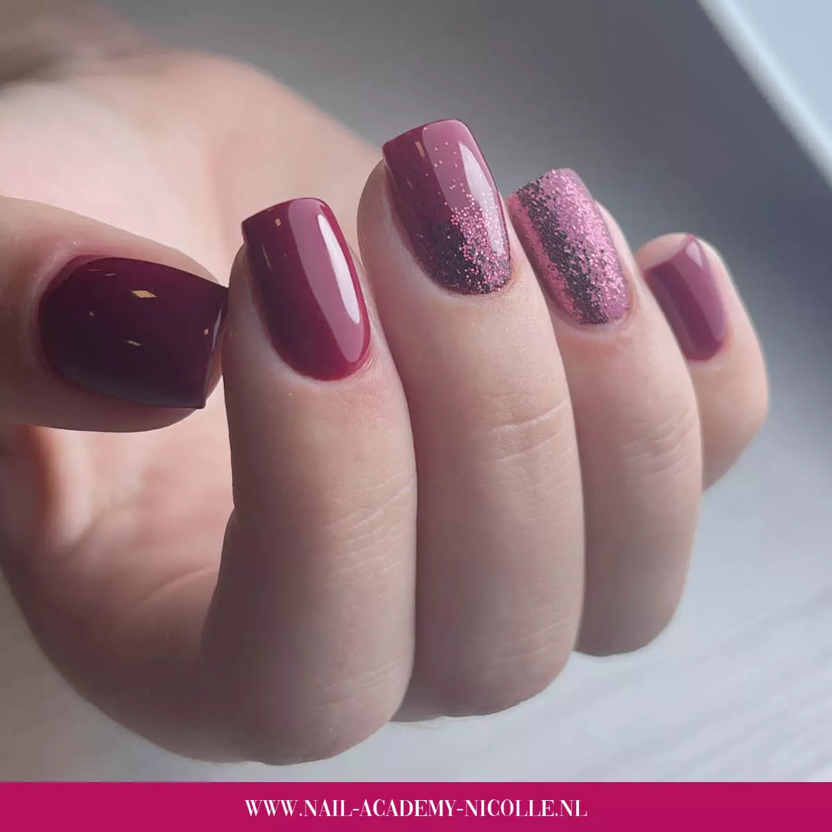 103008 Gelpolish Bordeaux 15ml (free of TPO)